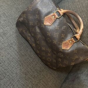 Louis Vuitton Speedy with broken zipper
